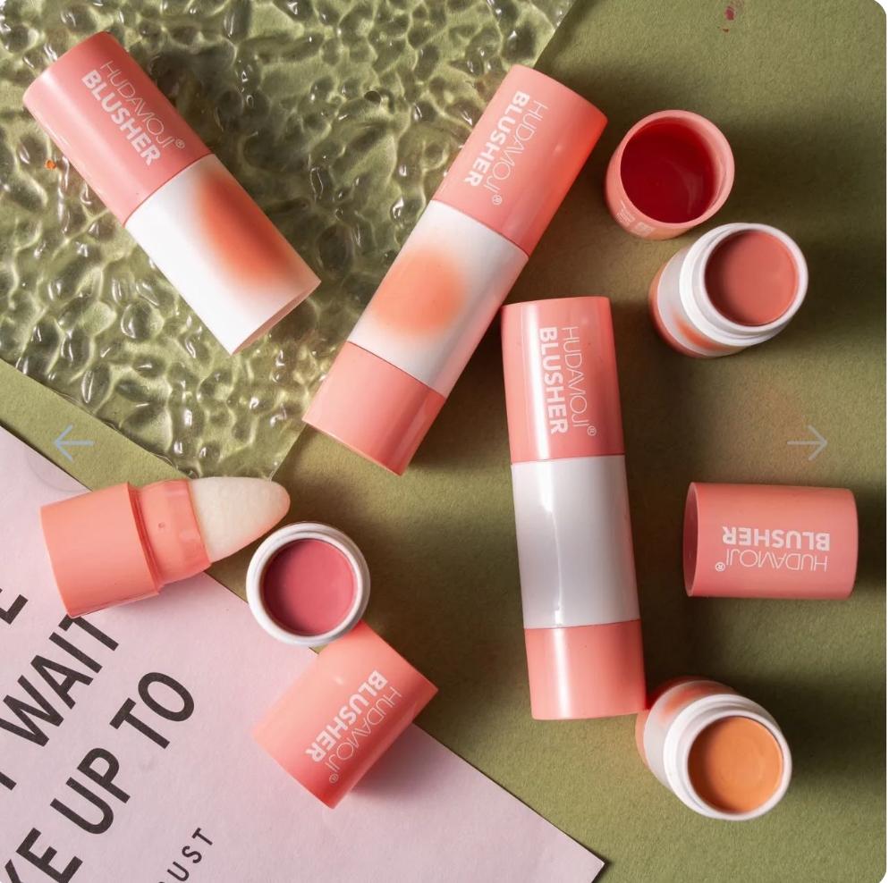 HUDAMOJI    2-in-1  Blusher Powder with puff  6 colors.